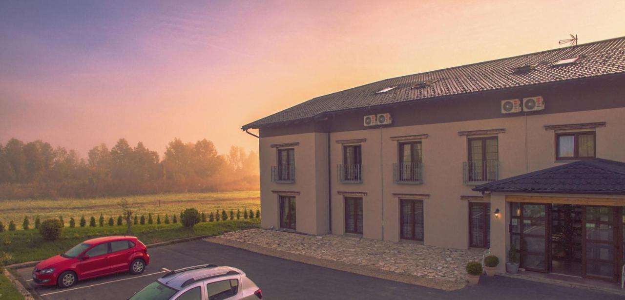 Resort Big House Plitvicka Jezera Licko Petrovo Selo Exterior photo